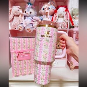 Brand new Stanley Love Shack Fancy 40oz